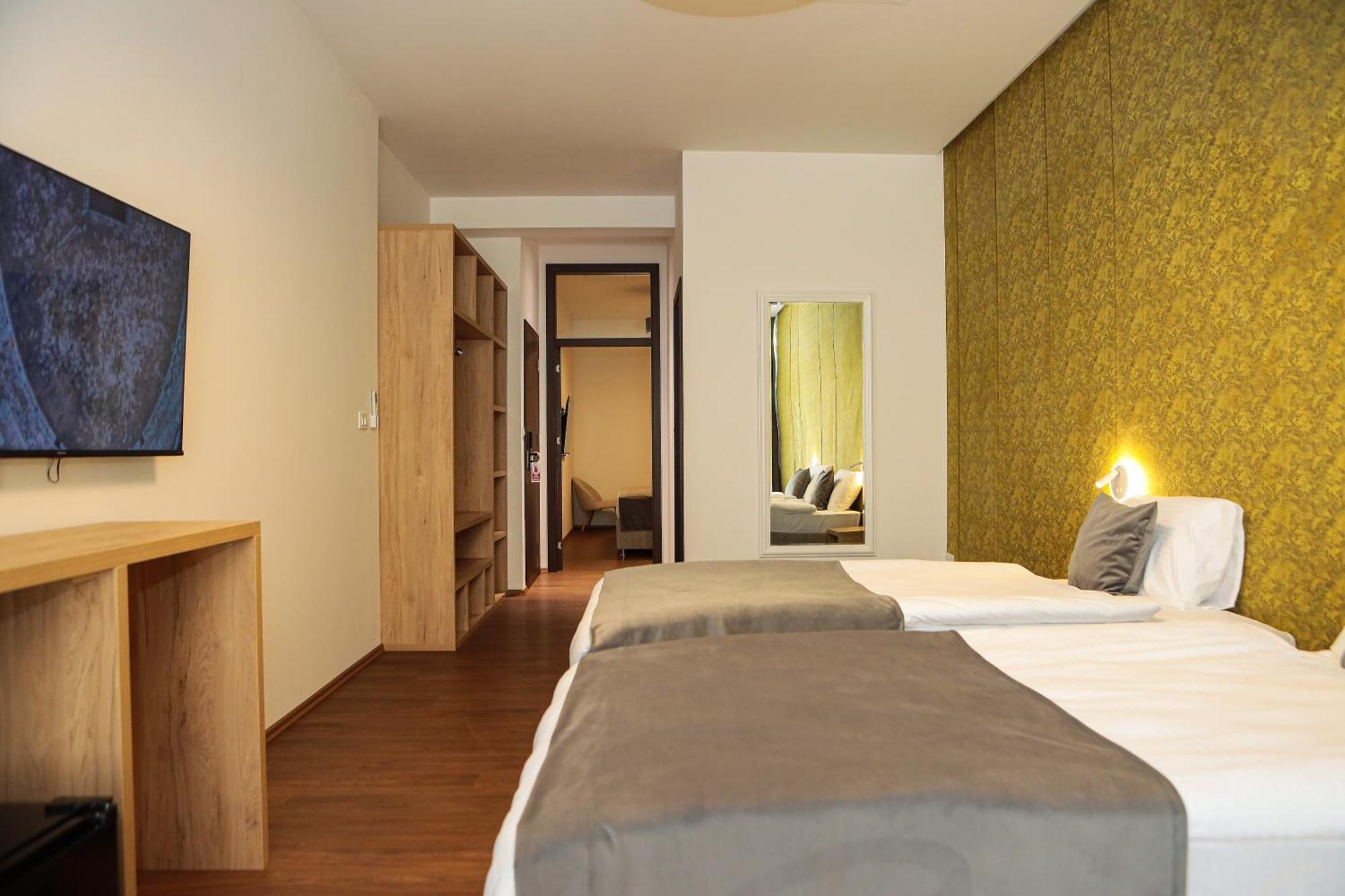 Hotel Prive Печ Экстерьер фото