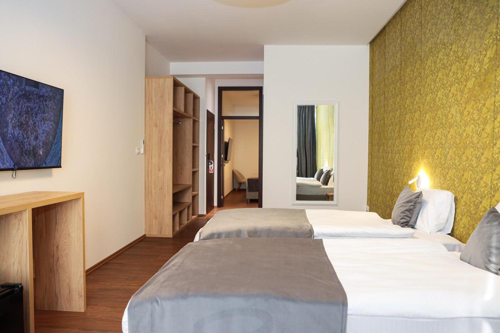 Hotel Prive Печ Экстерьер фото
